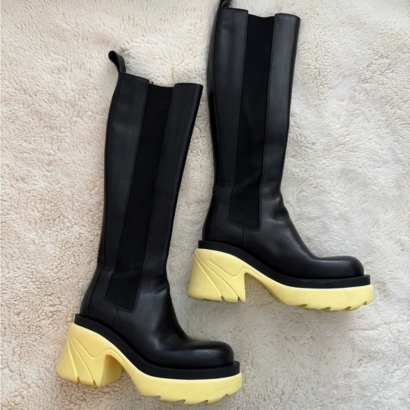 Bottega Veneta Black and Yellow Heeled Boots - Picture 1 of 3